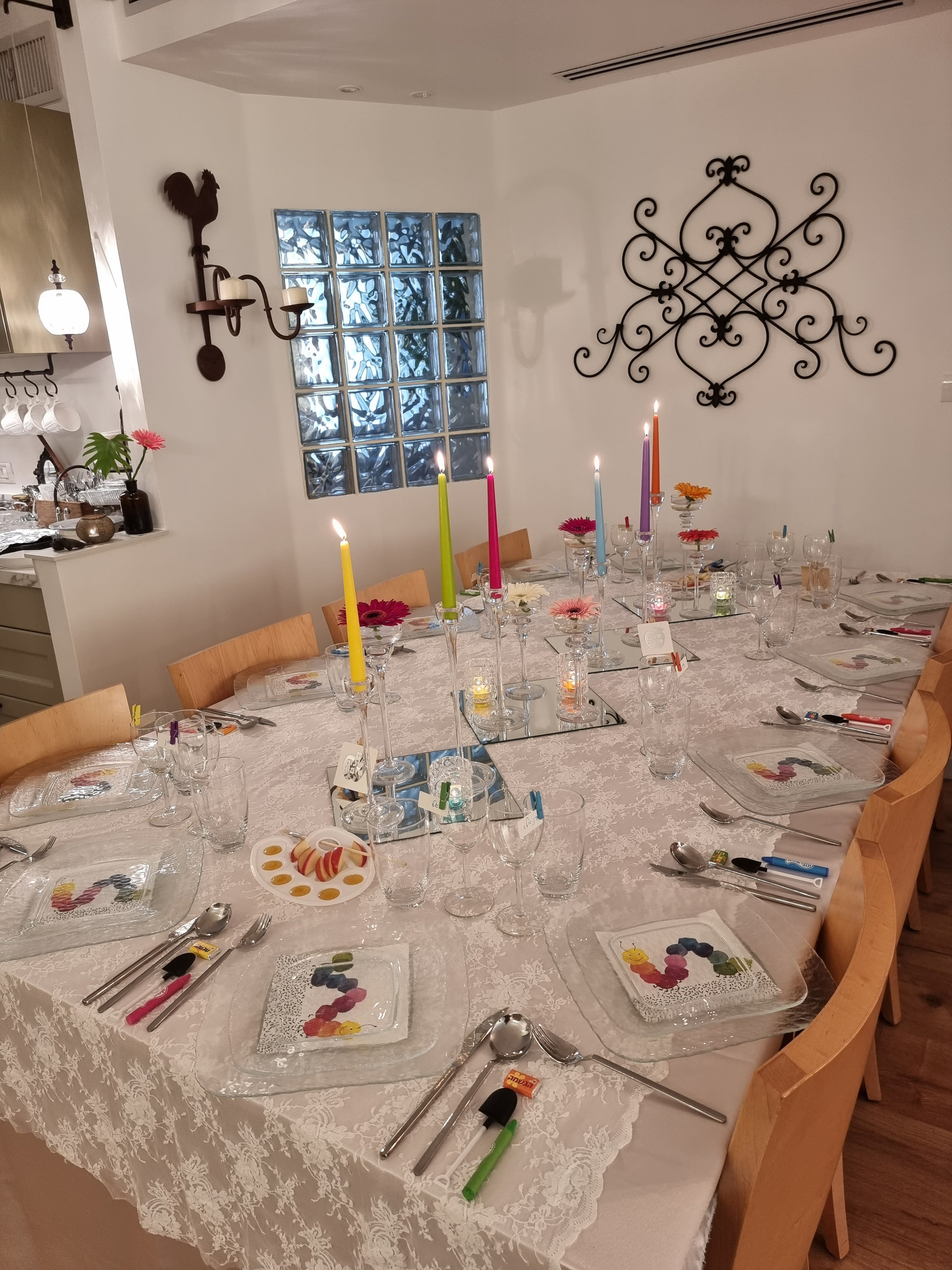 שמחה צבעונית